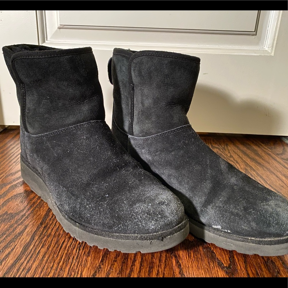 UGG Classic Slim Kristin Boot GUC Black Size 9!